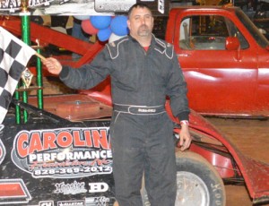 Clayton Turner scored the first points paying Limited Late Model feature of the season Saturday night at Toccoa Raceway.  Photo by DTGW Productions / CW Photography